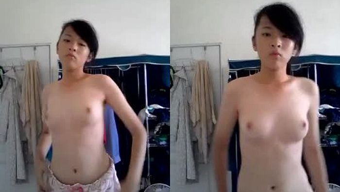 初中嫩妹秀身材