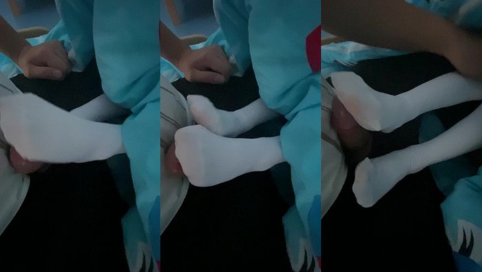 舞蹈白丝萝莉足交019