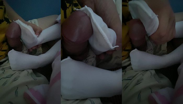 舞蹈白丝萝莉足交021