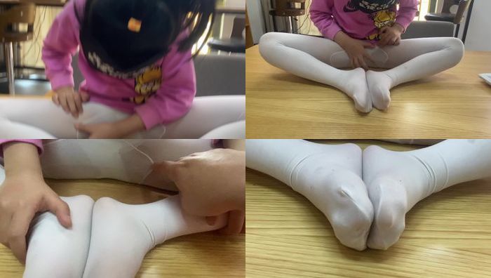 舞蹈白丝萝莉足交036