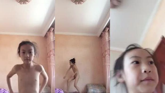 小初萌妹紫薇表演089